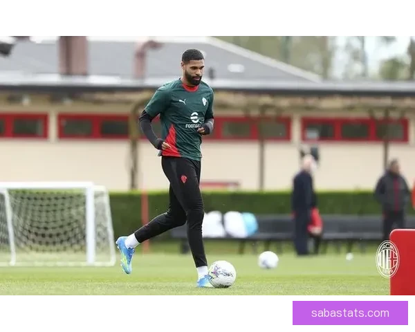 米兰球迷热情助阵 约4000人周六前往训练基地为球队加油